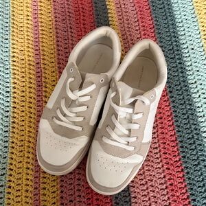 American Eagle Women’s Platform Sneaker
